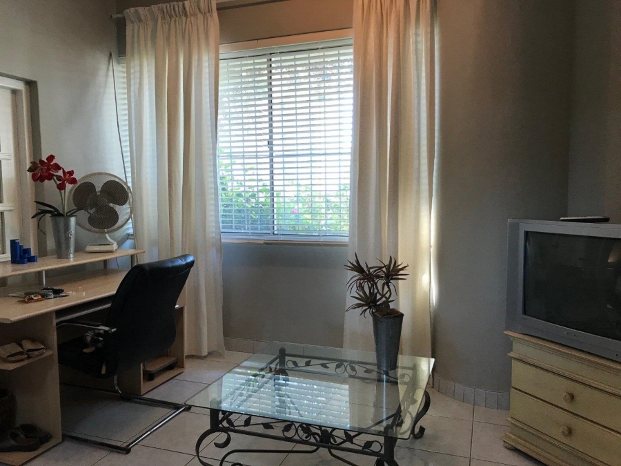 To Let 3 Bedroom Property for Rent in Sea Point Western Cape